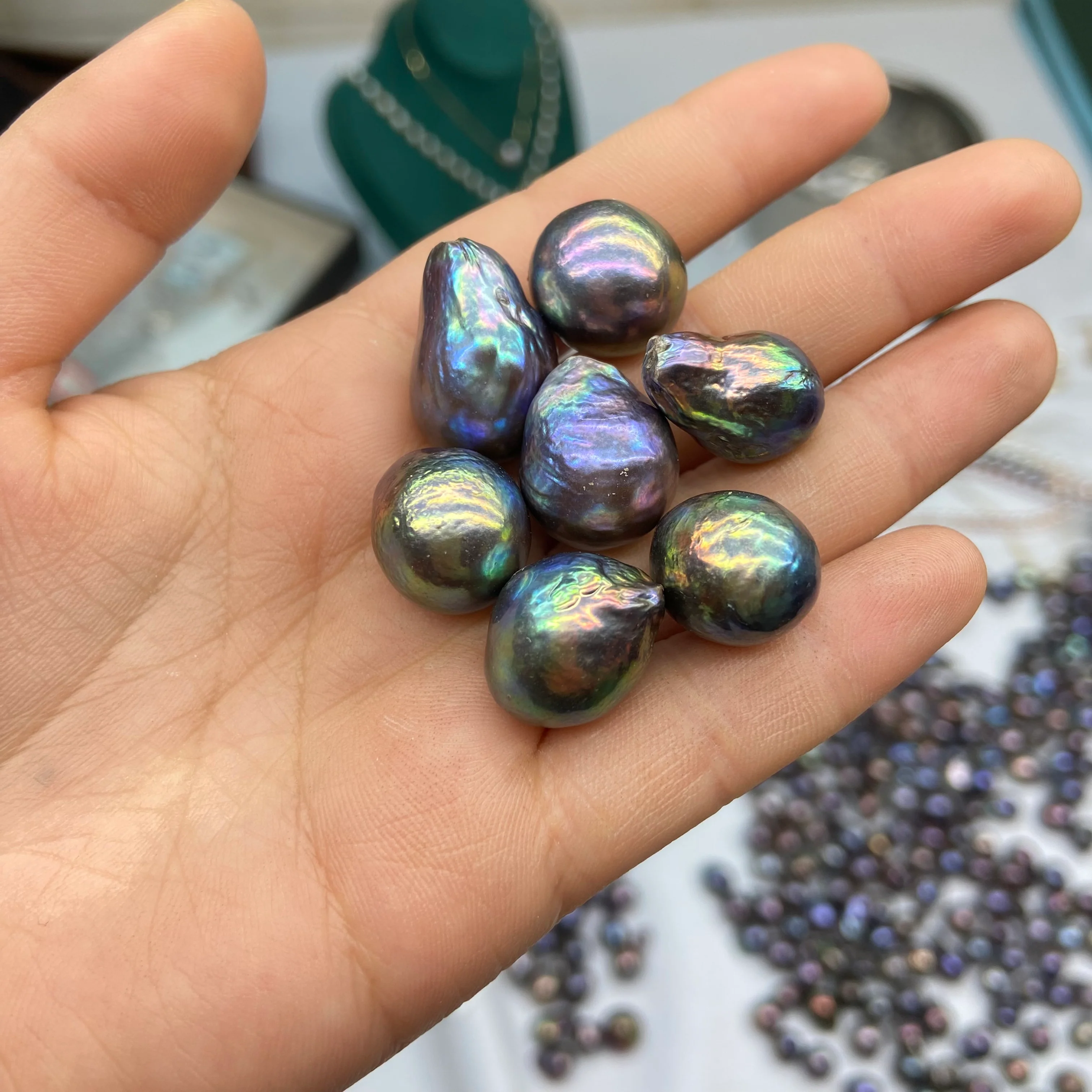 A08.【Live】White and galaxy meteorite Baby Baroque eddison Oyster - Image 7